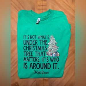 NEW 🎄Green Christmas Graphic T-Shirt